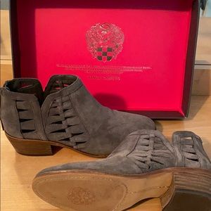 Vince Camuto Womens 8 Graystone Booties